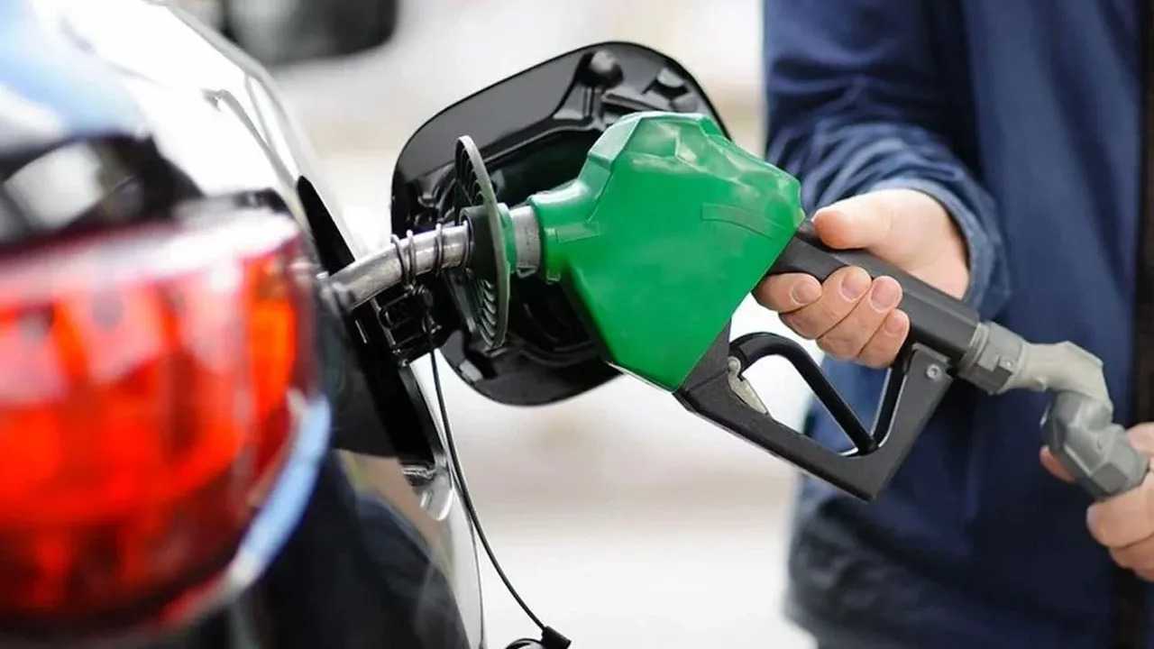 Akaryakıta Dev Zam! Benzin ve Motorin Fiyatları Güncellendi 1 Akaryakita Dev Zam Benzin ve Motorin Fiyatlari Guncellendi 2