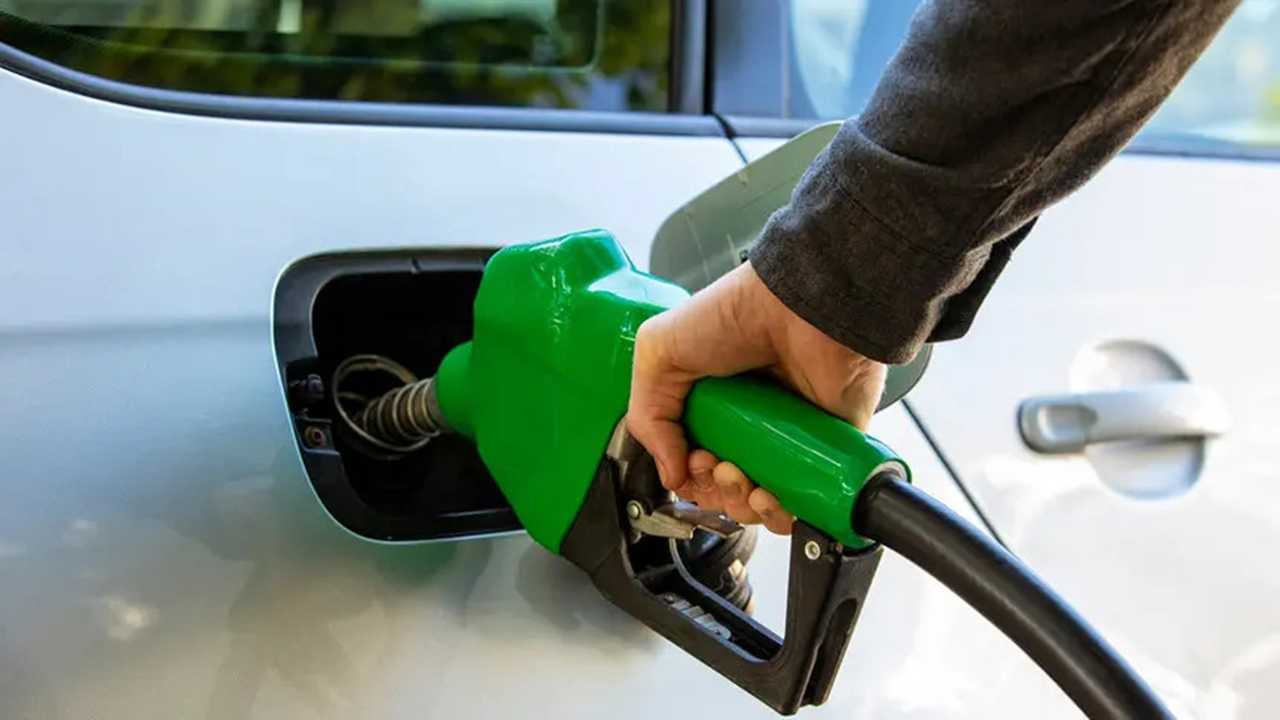 Akaryakıta Dev Zam! Benzin ve Motorin Fiyatları Güncellendi 2 Akaryakita Dev Zam Benzin ve Motorin Fiyatlari Guncellendi 3