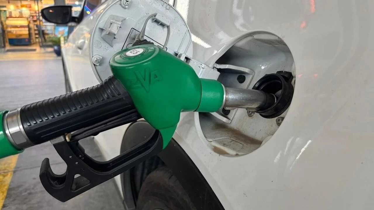 Akaryakıta Dev Zam! Benzin ve Motorin Fiyatları Güncellendi 7 Akaryakita Dev Zam Benzin ve Motorin Fiyatlari Guncellendi 8