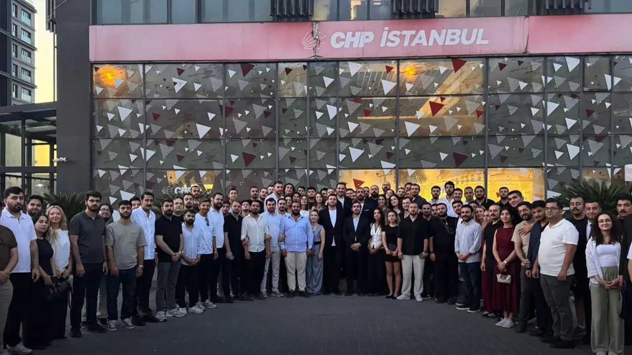 CHP'de Deprem Etkisi: İstifa Dalgası İl İl Yayılıyor 2 CHPde Deprem Etkisi Istifa Dalgasi Il Il Yayiliyor 3