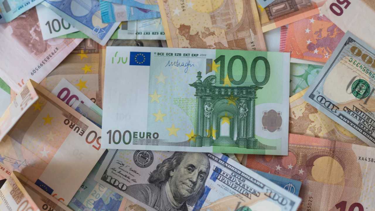 Dolar Durmuyor! Haftaya Yükselişle Başladı 4 Dolar Durmuyor Haftaya Yukselisle Basladi 5