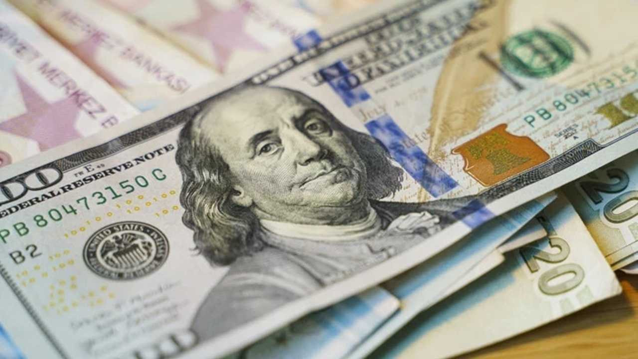 Dolar ve Euro Güne Hangi Seviyeden Başladı? 2 Dolar ve Euro Gune Hangi Seviyeden Basladi 3