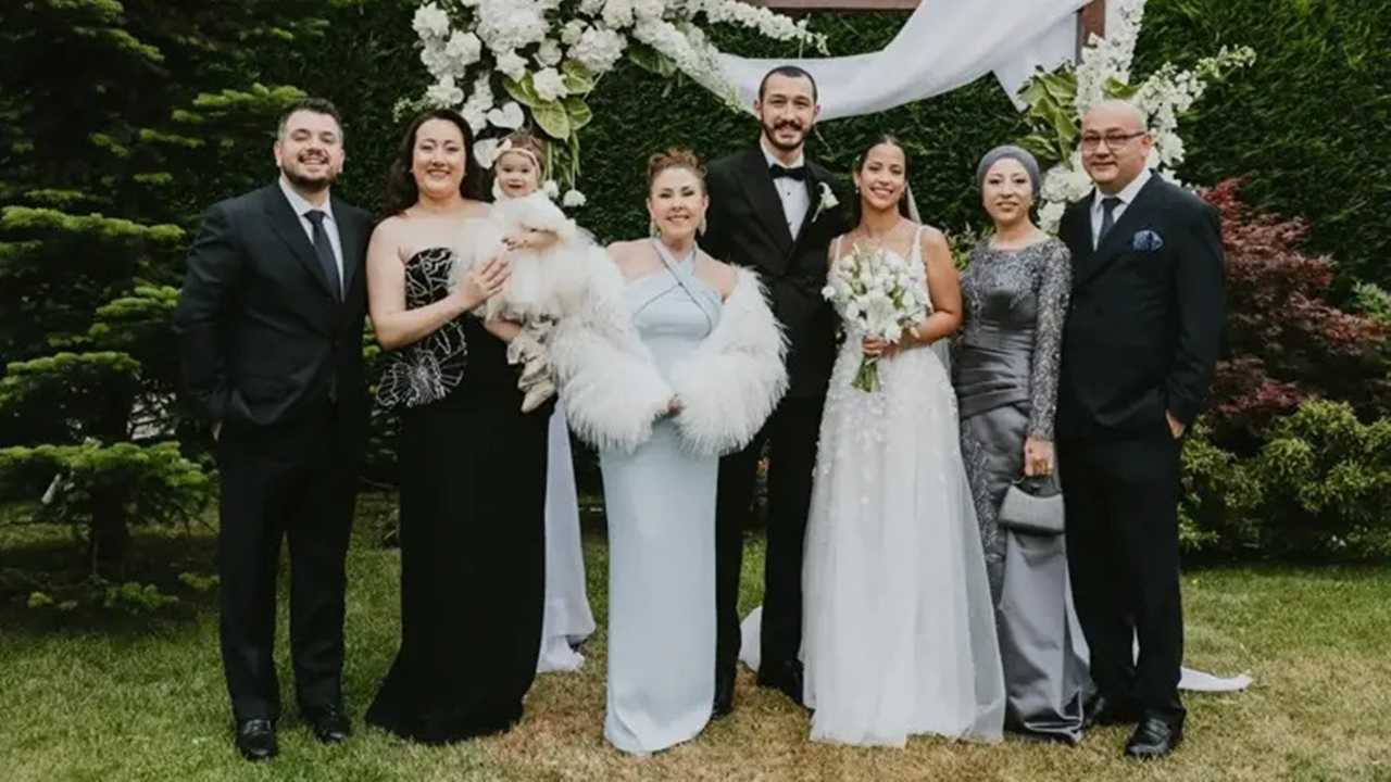 Nilüfer'den Kızının Nikahına Duygu Yüklü Mesaj 5 Niluferden Kizinin Nikahina Duygu Yuklu Mesaj 6