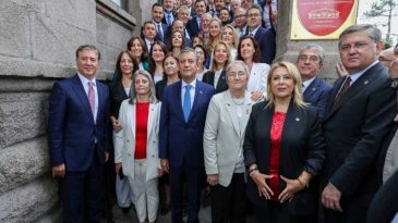 Özgür Özel Düğmeye Bastı! İşte Yeni Kadro