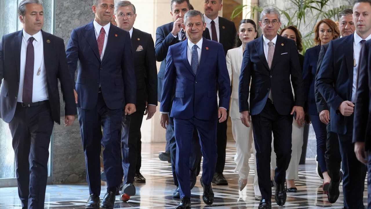 Özgür Özel'den İlk Büyük Hamle! A Takımı Şekillendi 4 Ozgur Ozelden Ilk Buyuk Hamle A Takimi Sekillendi 5