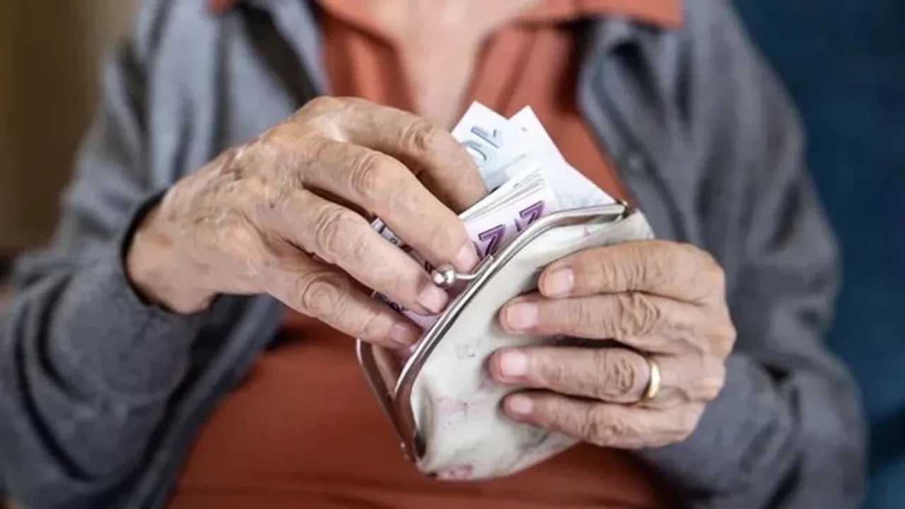 SGK Duyurdu: Milyonlarca Emekliye Zam Farkı Ödemesi Başlıyor 5 SGK Duyurdu Milyonlarca Emekliye Zam Farki Odemesi Basliyor 6