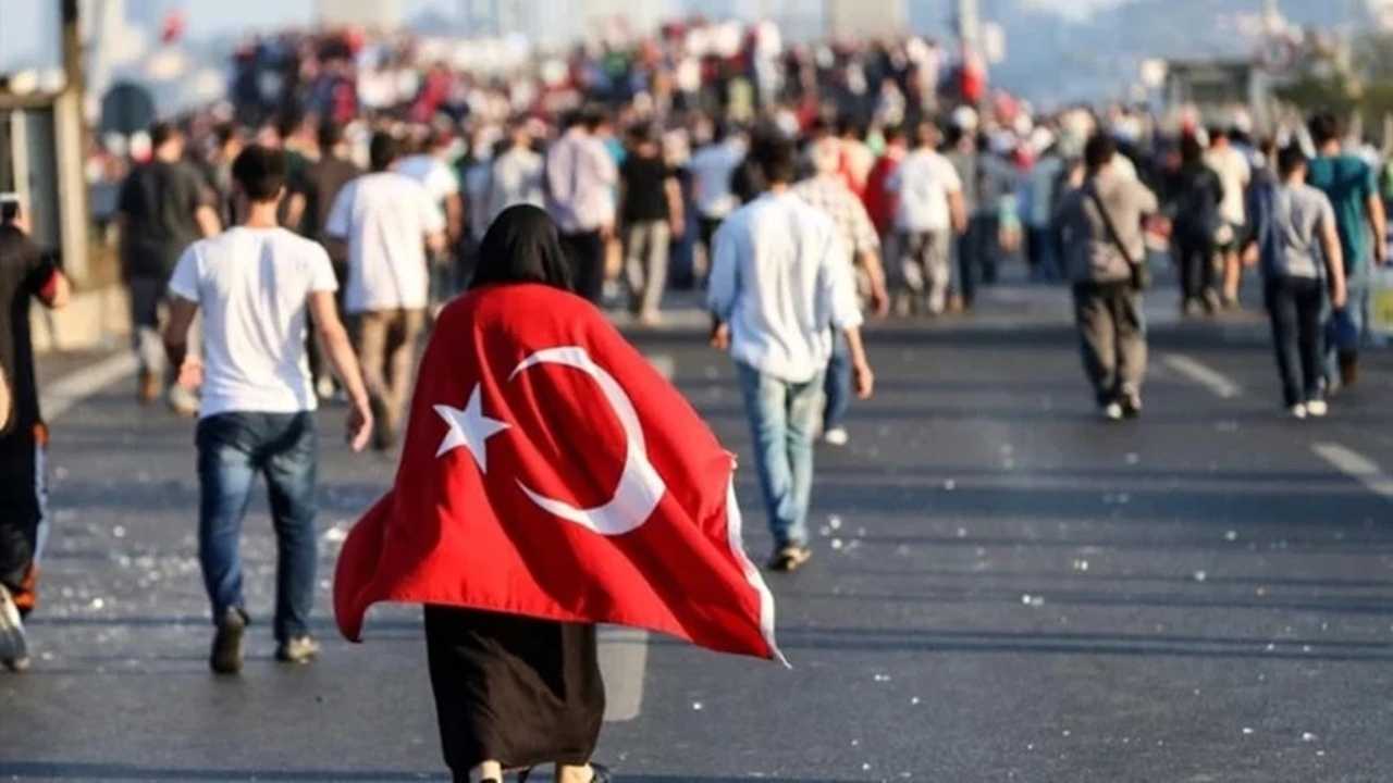Siyasilerden Peş Peşe 15 Temmuz Mesajları 1 Siyasilerden Pes Pese 15 Temmuz Mesajlari 2