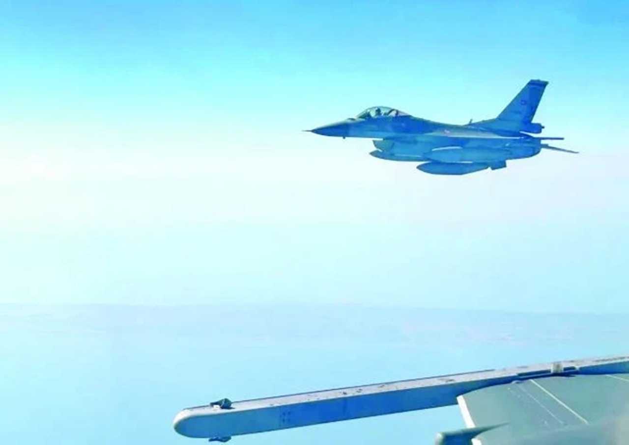 TSK'dan Güç Gösterisi! F-16'lar Kıbrıs Semalarında 1 TSKdan Guc Gosterisi F 16lar Kibris Semalarinda 2