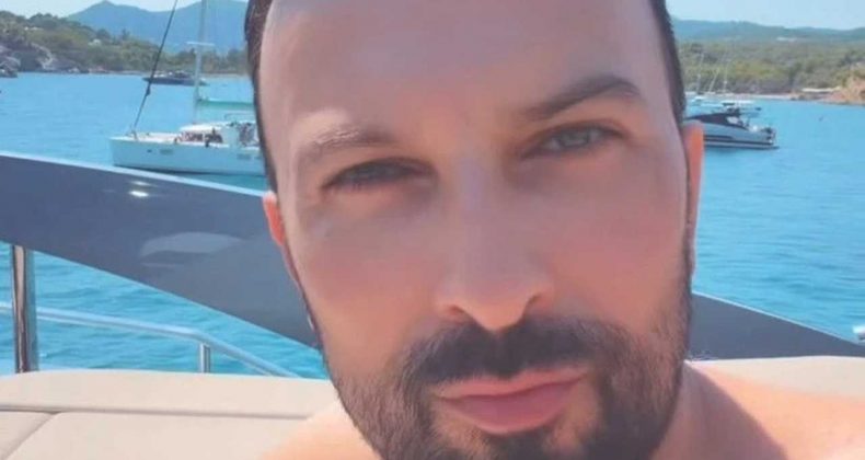 Tarkan Tatil Kareleriyle Sosyal Medyayı Salladı