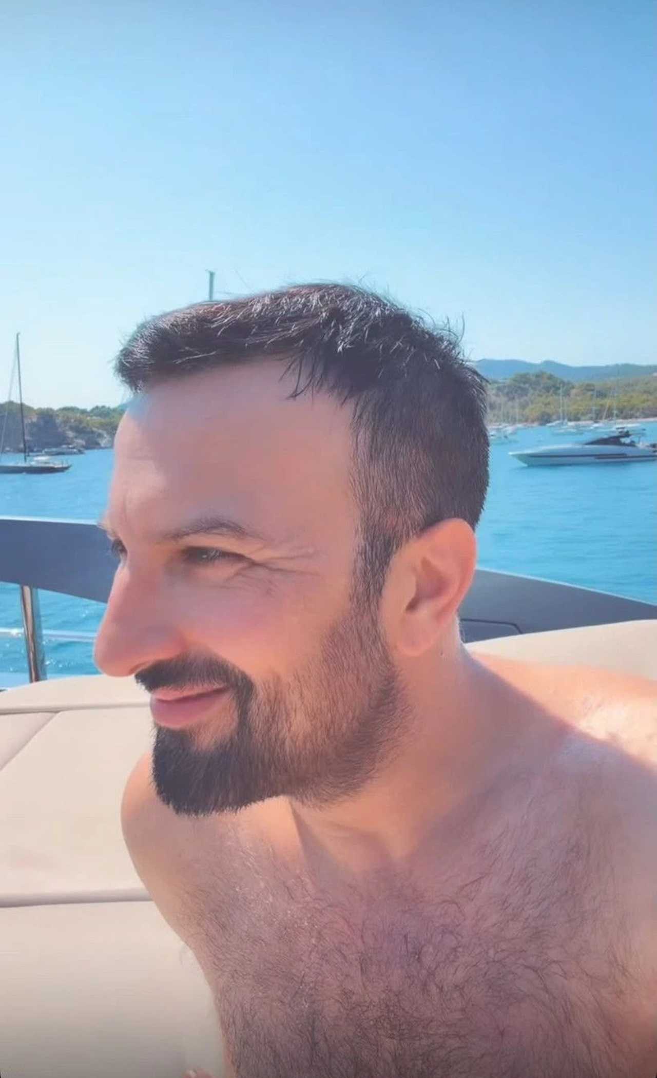 Tarkan Tatil Kareleriyle Sosyal Medyayı Salladı 1 Tarkan Tatil Kareleriyle Sosyal Medyayi Salladi 2