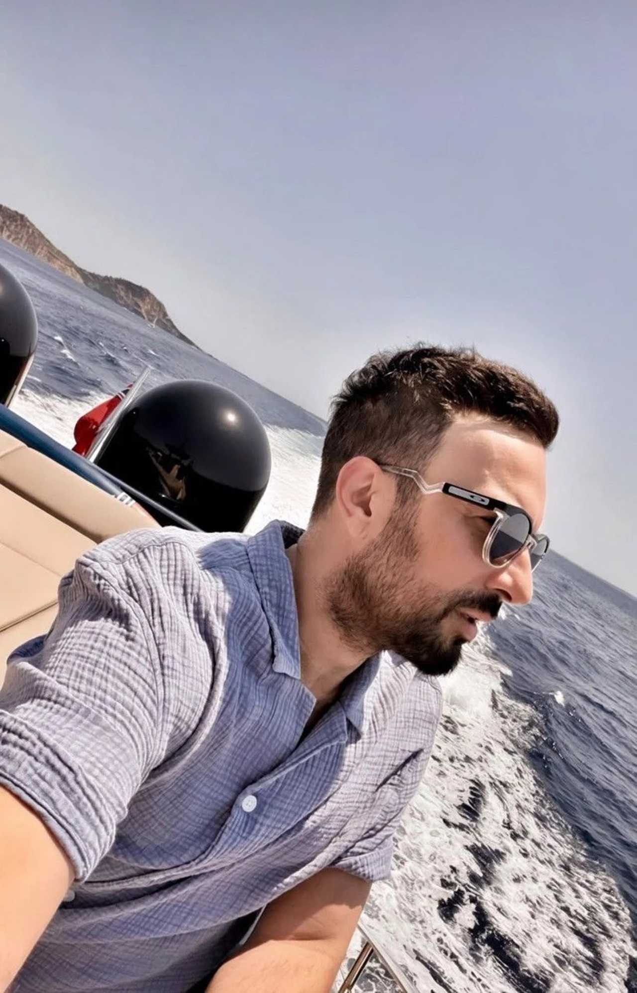 Tarkan Tatil Kareleriyle Sosyal Medyayı Salladı 2 Tarkan Tatil Kareleriyle Sosyal Medyayi Salladi 3