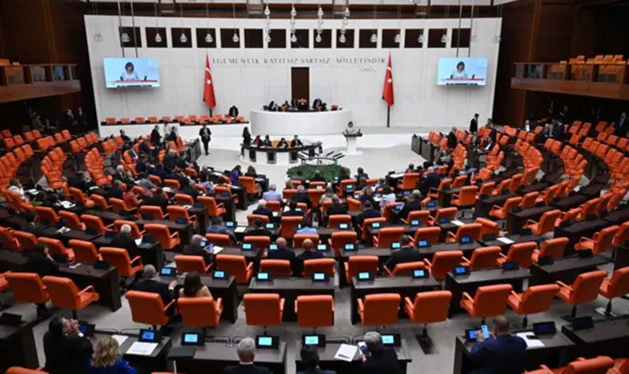 AK Parti'den Flaş Karar! Kritik Teklif Bugün Meclis'te 2 AK Partiden Flas Karar Kritik Teklif Bugun Mecliste 3
