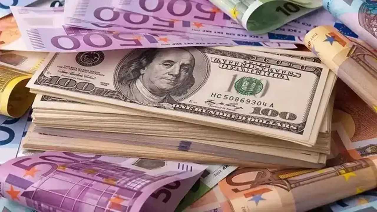 Dolar ve Euro'da Son Durum: Piyasalar Güne Hareketli Başladı 3 Dolar ve Euroda Son Durum Piyasalar Gune Hareketli Basladi 4