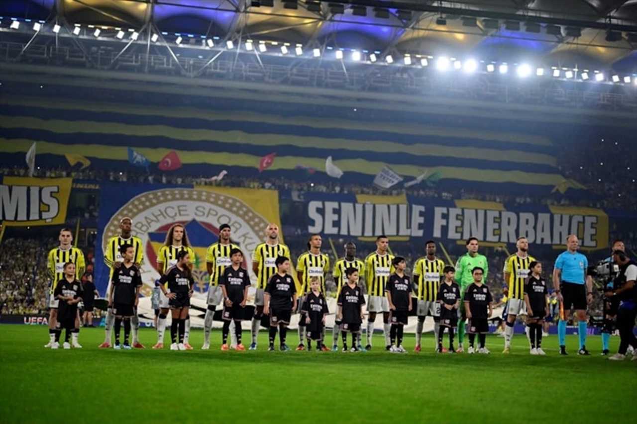 Fenerbahçe Taraftarından Şampiyonlar Ligi’ne Gövde Gösterisi 4 Fenerbahce Taraftarindan Sampiyonlar Ligine Govde Gosterisi 5