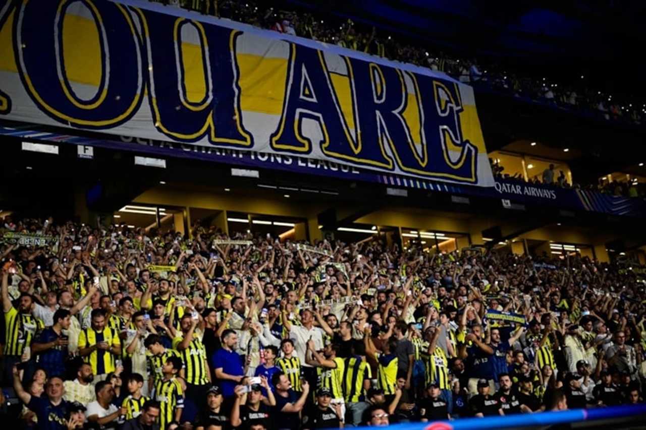 Fenerbahçe Taraftarından Şampiyonlar Ligi’ne Gövde Gösterisi 7 Fenerbahce Taraftarindan Sampiyonlar Ligine Govde Gosterisi 8