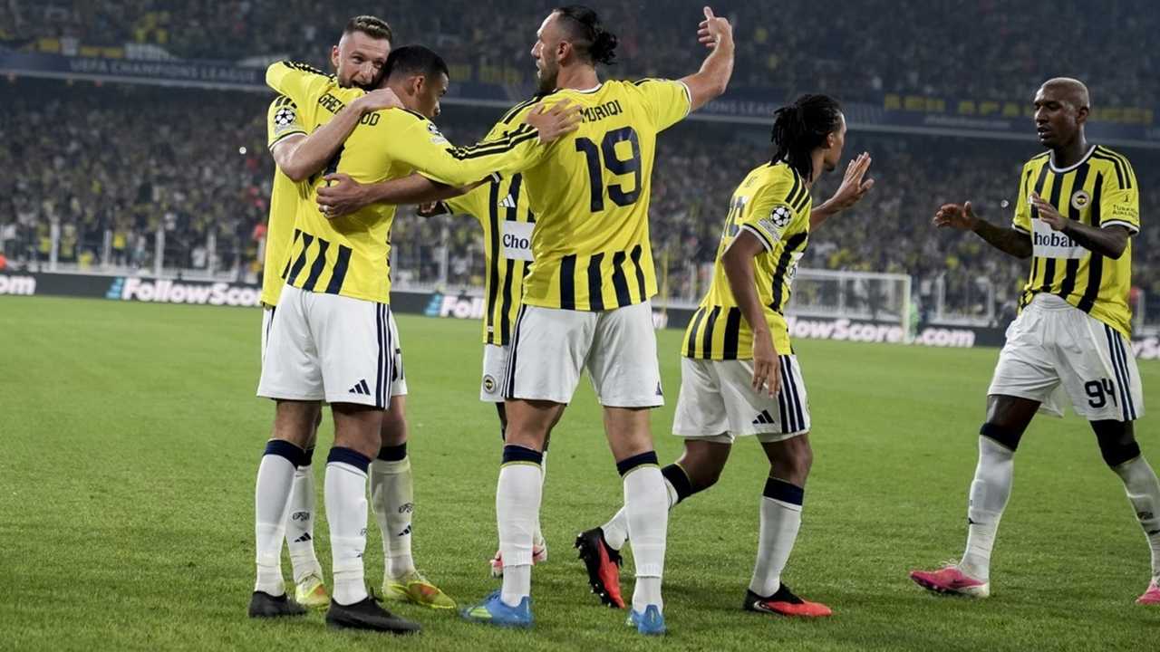 Fenerbahçe’den Taraftarına 4 Gollü Zafer 3 Fenerbahceden Taraftarina 4 Gollu Zafer 4