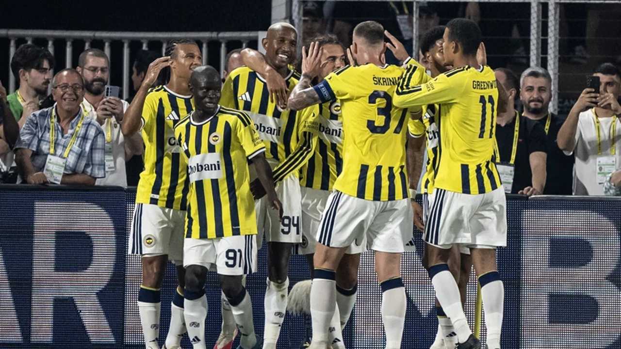 Fenerbahçe’den Taraftarına 4 Gollü Zafer 5 Fenerbahceden Taraftarina 4 Gollu Zafer 6
