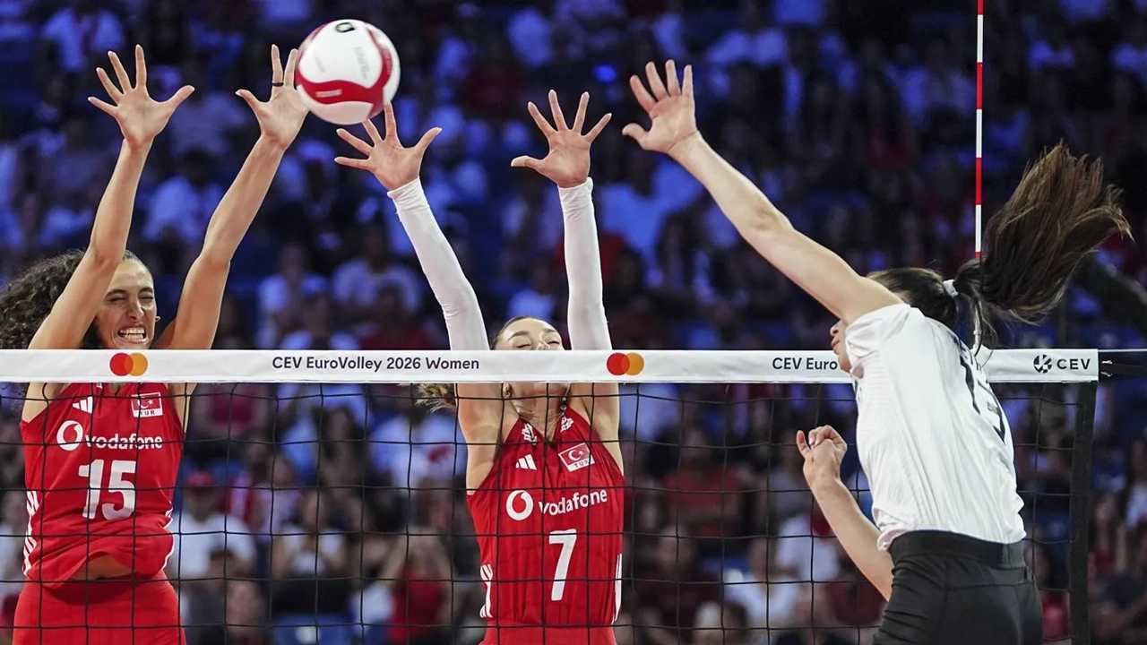 Filenin Sultanları Durmuyor! Macaristan'ı da Ezerek Geçti 2 Filenin Sultanlari Durmuyor Macaristani da Ezerek Gecti 3