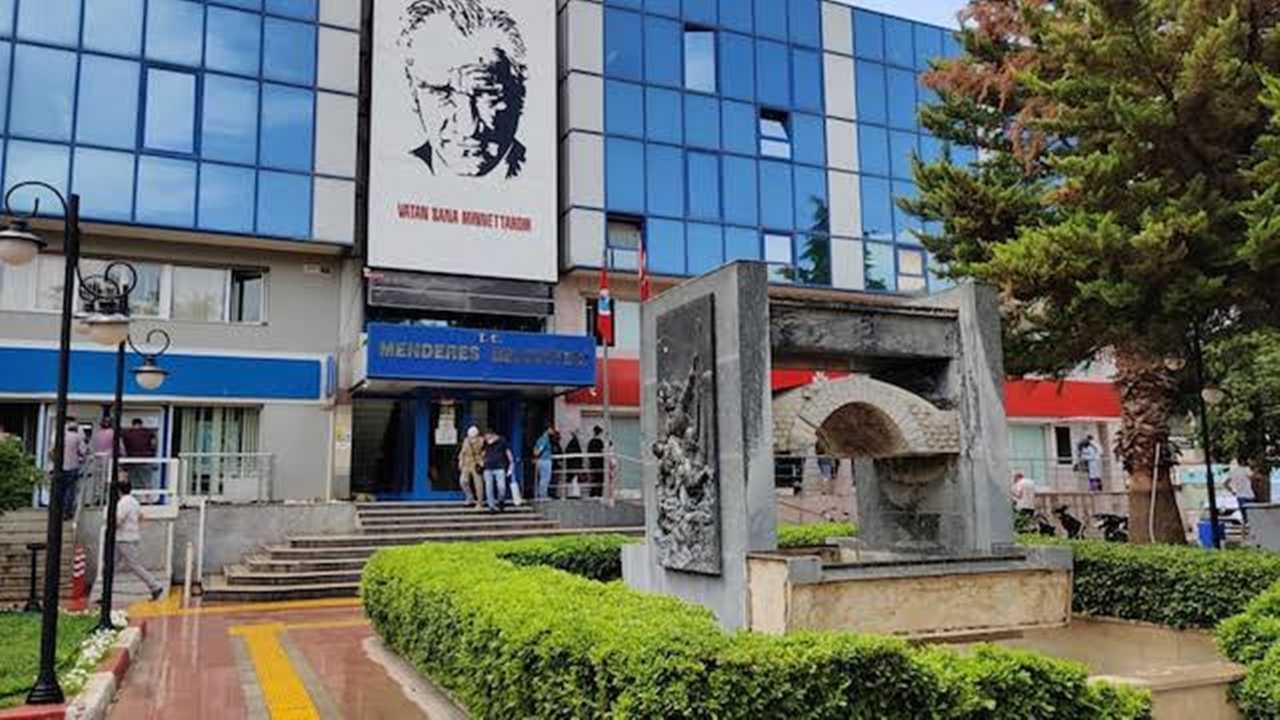 İzmir'de Kritik Soruşturma! Başkan Gözaltına Alındı 1 Izmirde Kritik Sorusturma Baskan Gozaltina Alindi 2