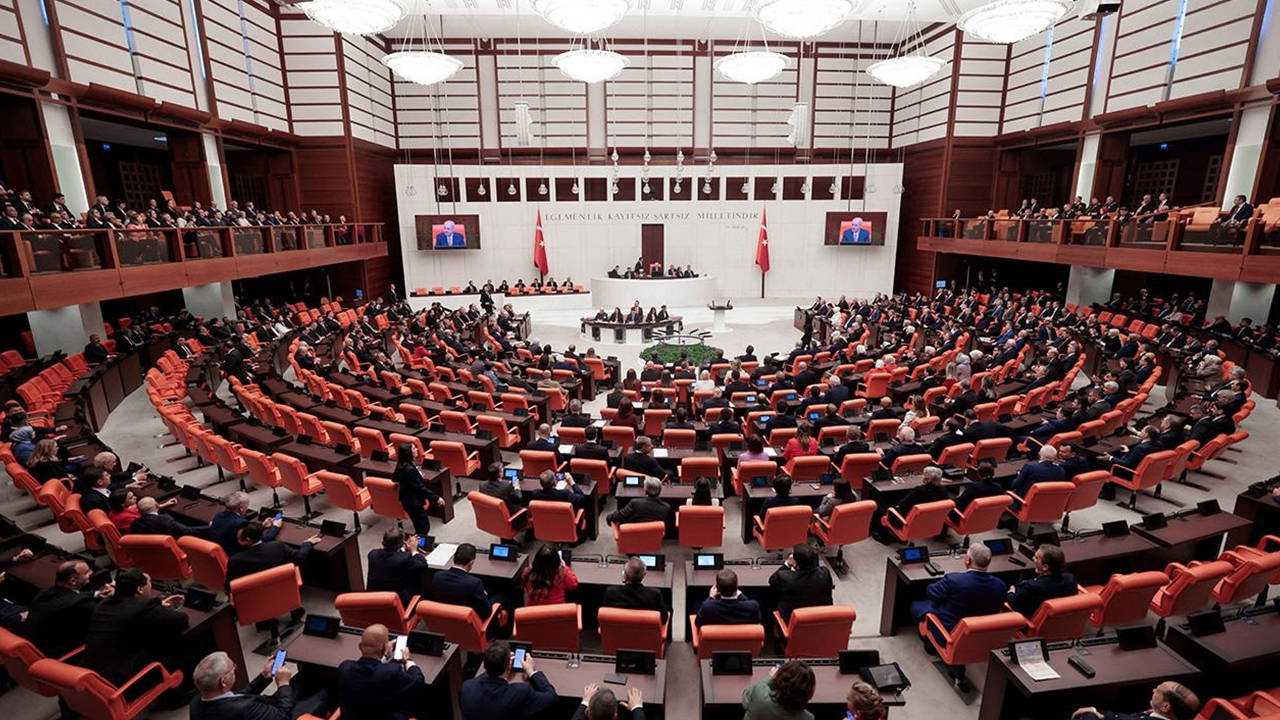 Meclis'te Kritik Oylama Öncesi Gözler Bu Teklifte 1 Mecliste Kritik Oylama Oncesi Gozler Bu Teklifte 2