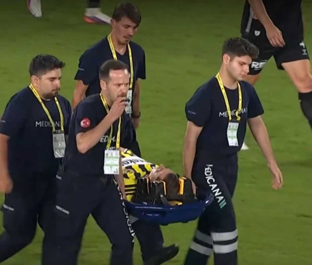 Milli Yıldızın Sakatlığı Fenerbahçe'yi Korkuttu 1 Milli Yildizin Sakatligi Fenerbahceyi Korkuttu 2