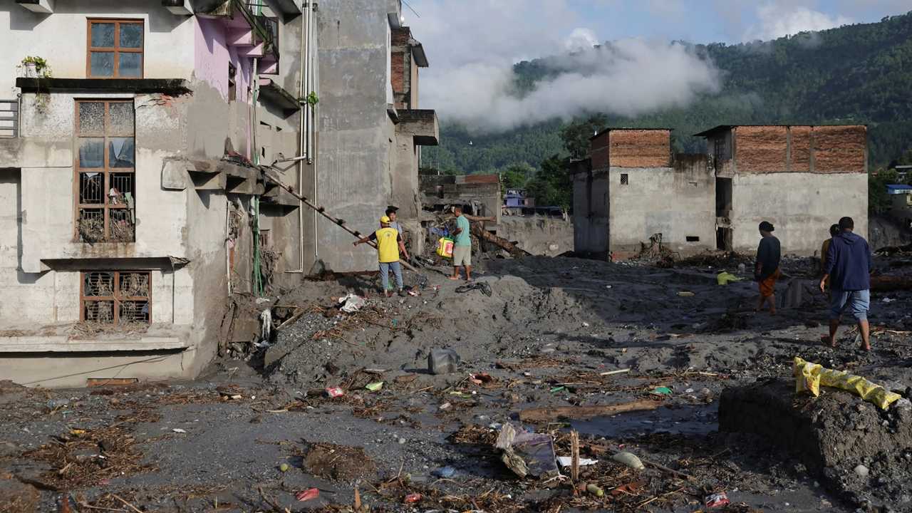 Nepal'de Sel Dehşeti: 669 Can Kaybı, 2 Bin 500 Kayıp 2 Nepalde Sel Dehseti 669 Can Kaybi 2 Bin 500 Kayip 3