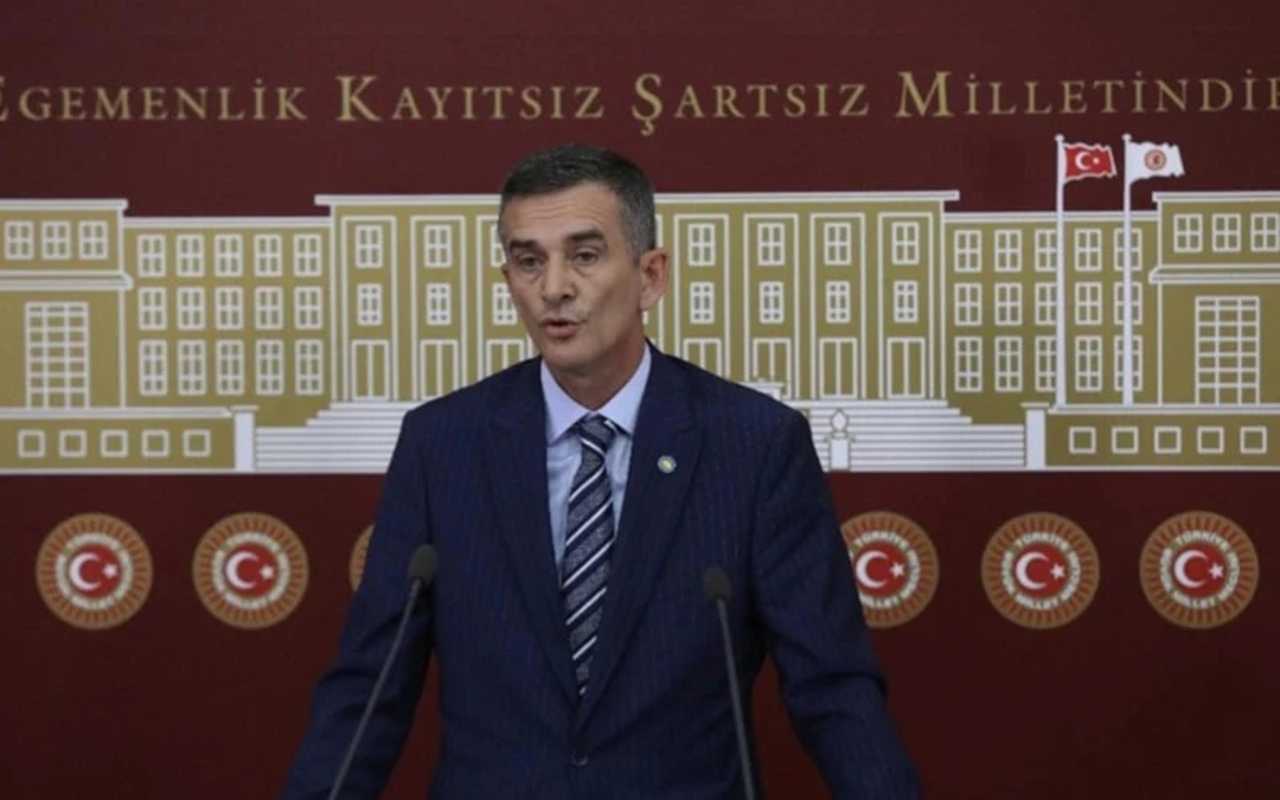 Rozeti CHP'de Takıldı, Rotası AK Parti Oldu 2 Rozeti CHPde Takildi Rotasi AK Parti Oldu 3