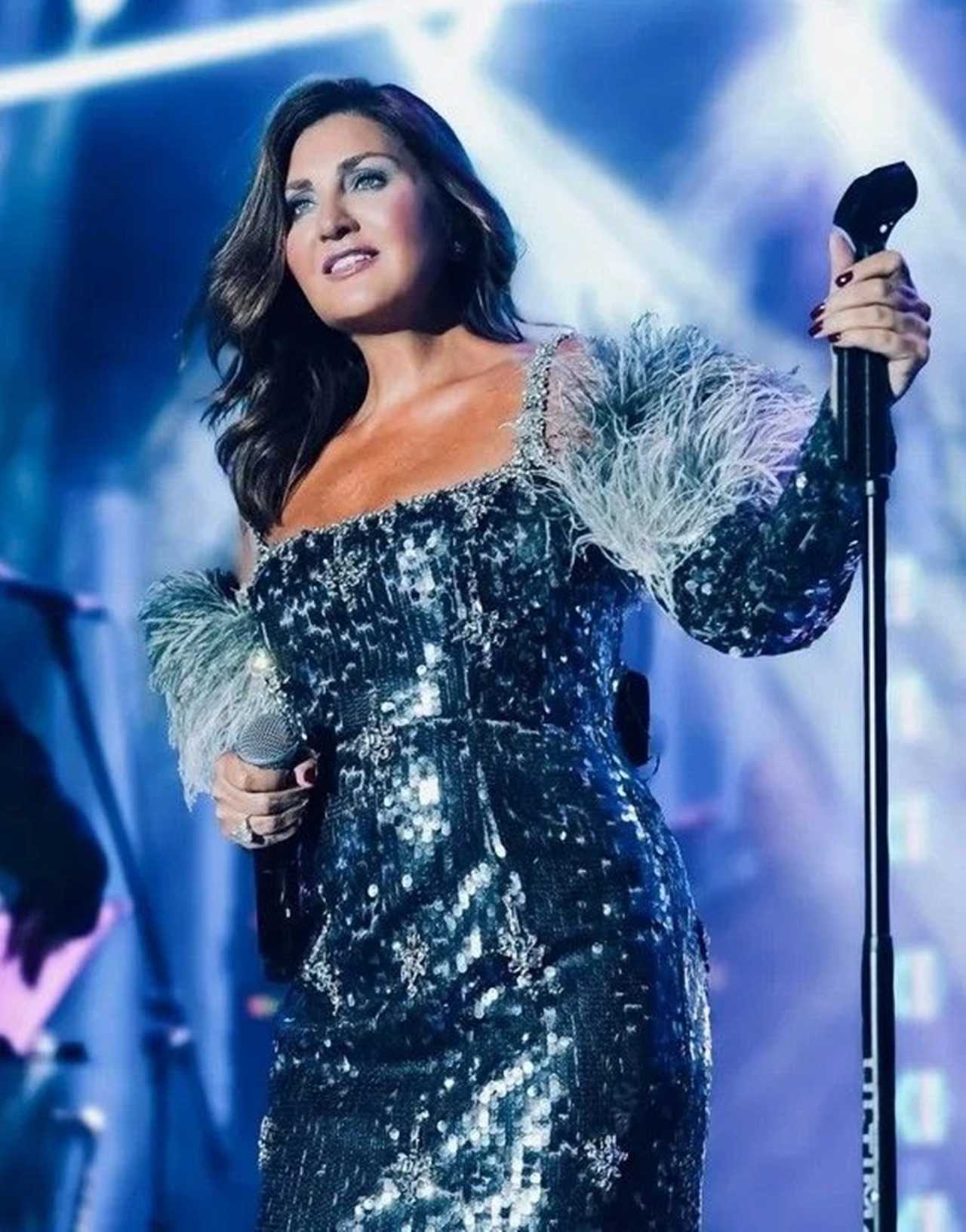 Sibel Can’dan Sahne Önünde Radikal Karar 2 Sibel Candan Sahne Onunde Radikal Karar 3