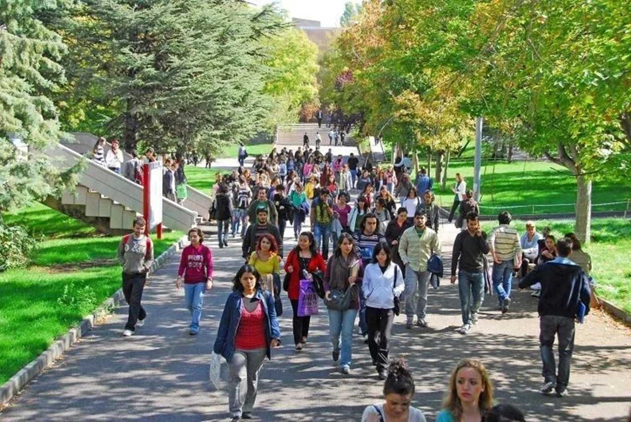 Yüzlerce Kontenjan Boş Kaldı: Üniversitelerde Tercih Şoku 1 Yuzlerce Kontenjan Bos Kaldi Universitelerde Tercih Soku 2