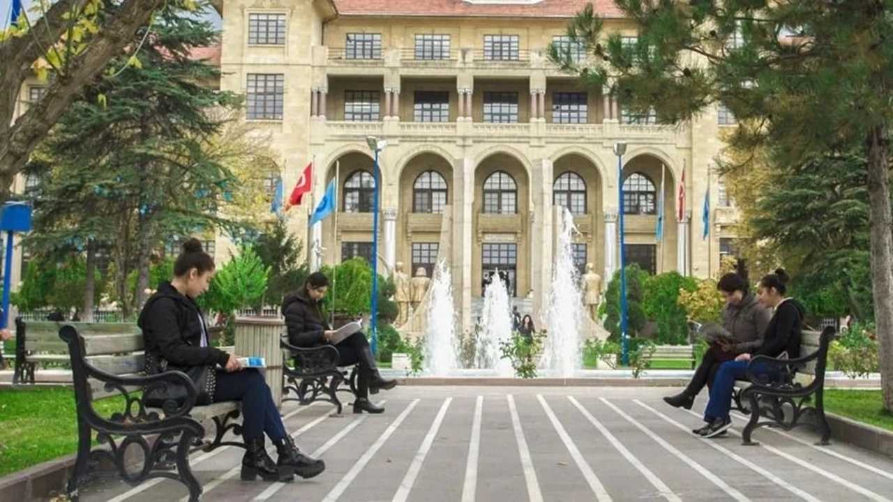 Yüzlerce Kontenjan Boş Kaldı: Üniversitelerde Tercih Şoku 4 Yuzlerce Kontenjan Bos Kaldi Universitelerde Tercih Soku 5