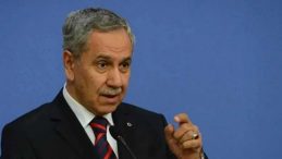 Arınç’tan Davutoğlu Çıkışı: Biz Dava Arkadaşıyız