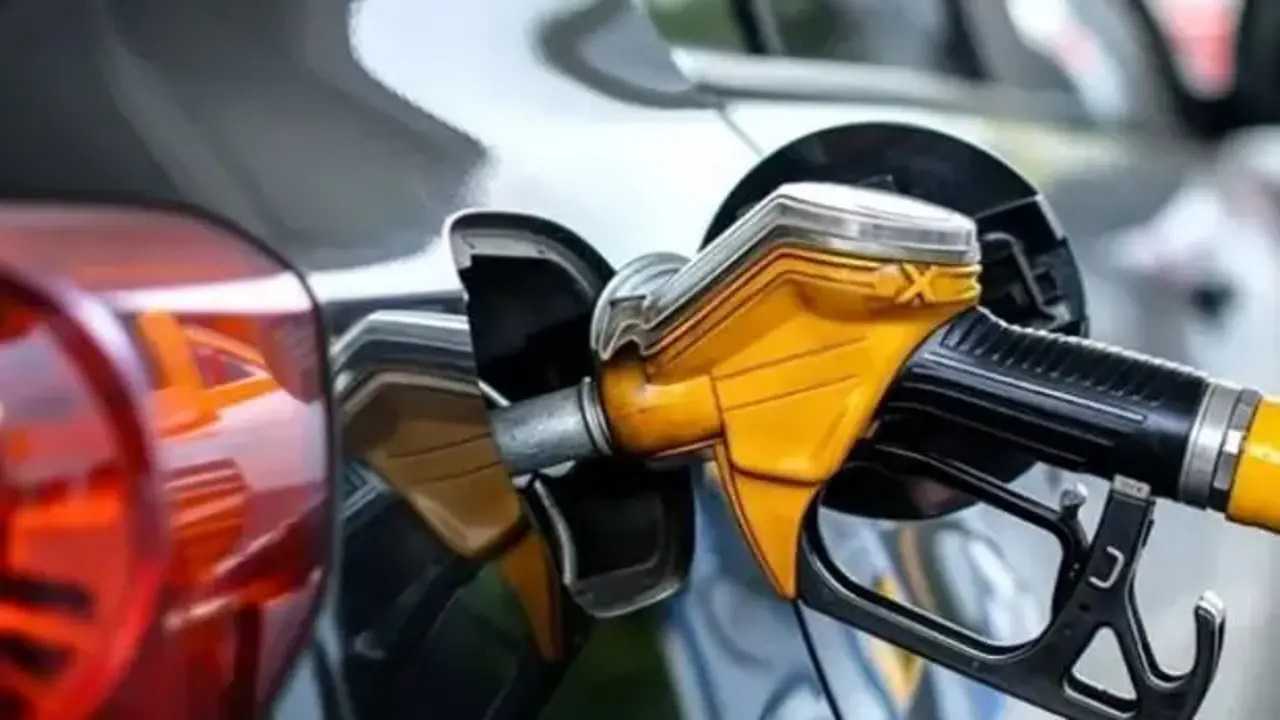 Benzine Gece Yarısı Zammı! İşte Yeni Fiyatlar 1 Benzine Gece Yarisi Zammi Iste Yeni Fiyatlar 2