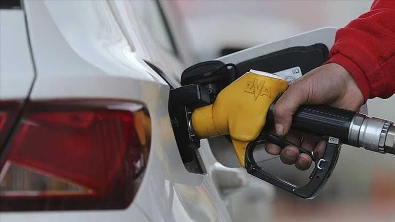 Benzine Gece Yarısı Zammı! İşte Yeni Fiyatlar 2 Benzine Gece Yarisi Zammi Iste Yeni Fiyatlar 3