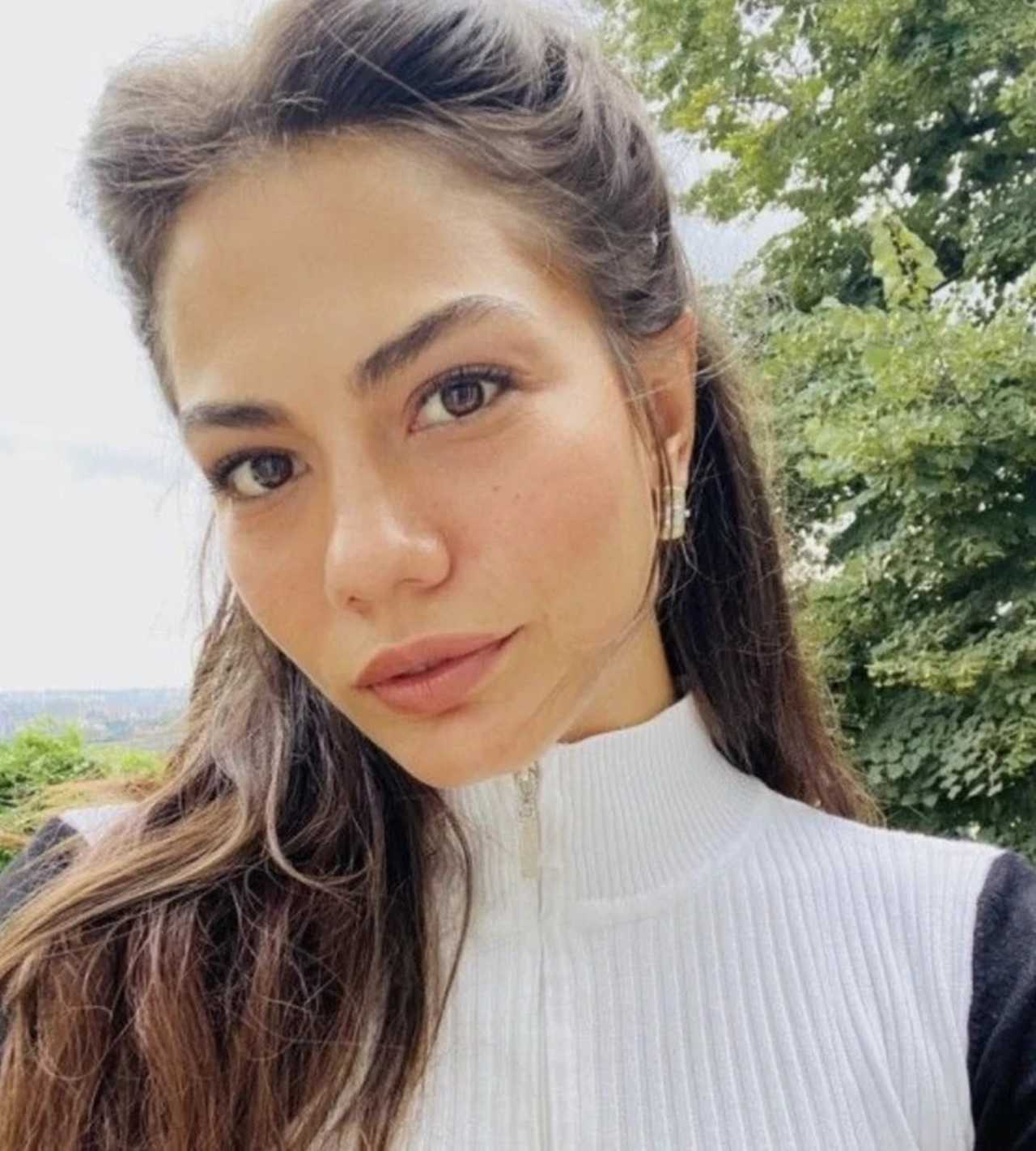 Demet Özdemir'den Cesur İmaj Hamlesi! Olay Oldu 4 Demet Ozdemirden Cesur Imaj Hamlesi Olay Oldu 5