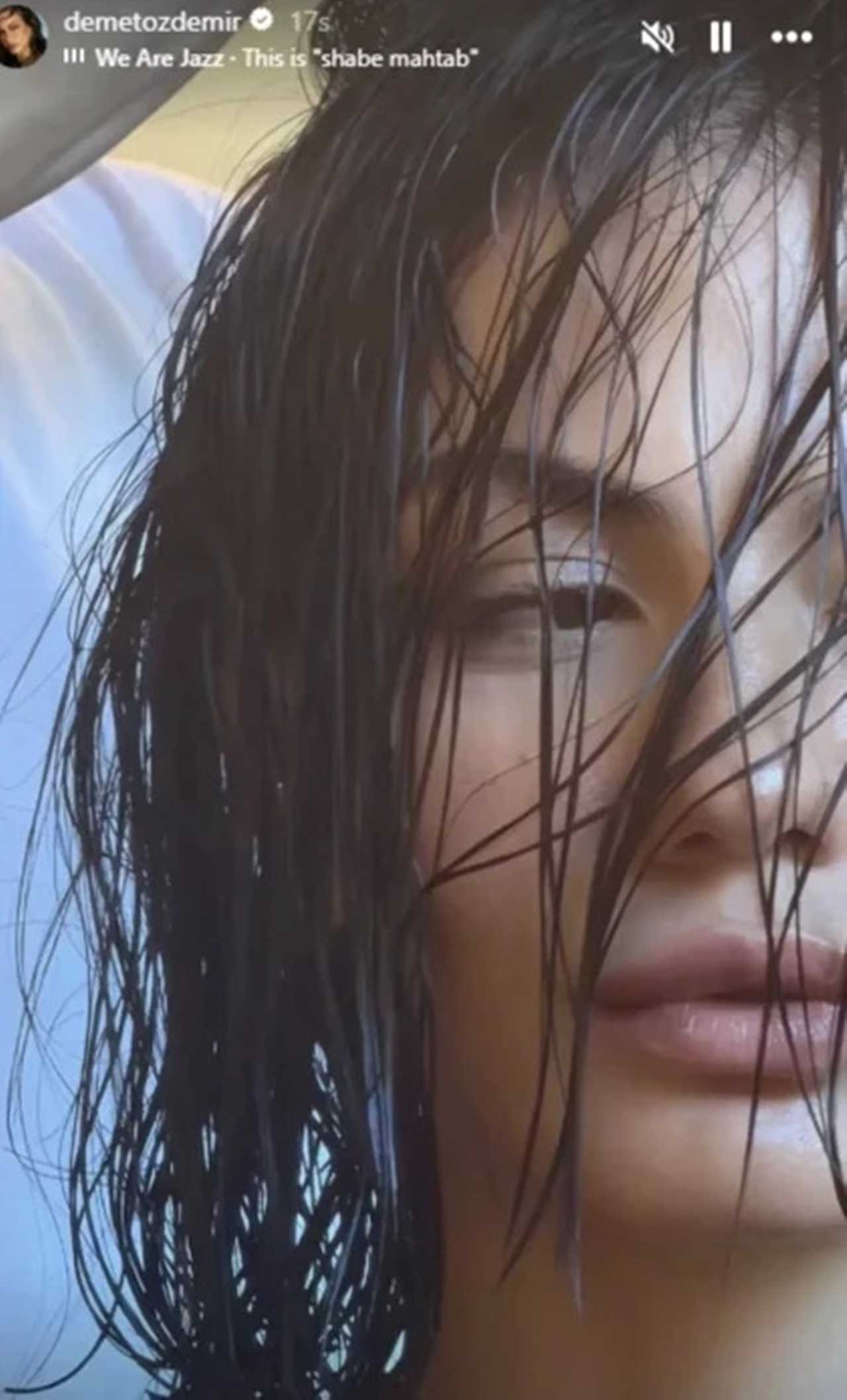 Demet Özdemir'den Cesur İmaj Hamlesi! Olay Oldu 6 Demet Ozdemirden Cesur Imaj Hamlesi Olay Oldu 7