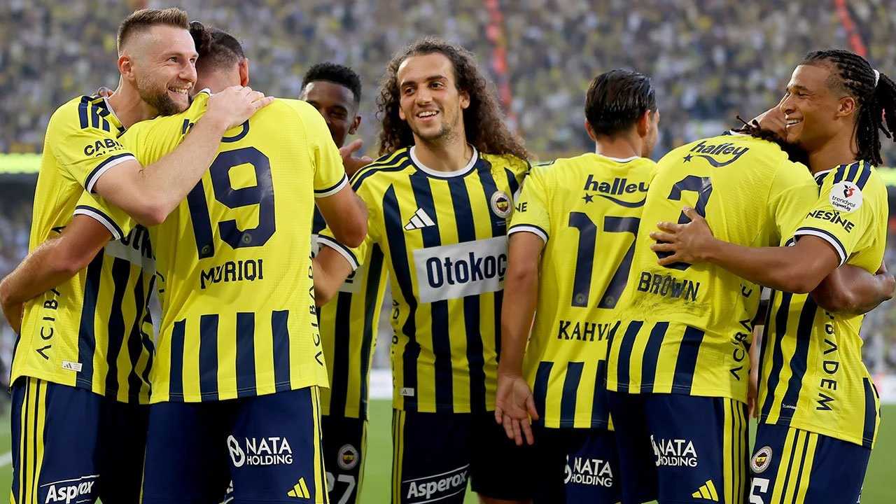 FIFA'dan Fenerbahçe'ye 3 Dönemlik Transfer Yasağı 1 FIFAdan Fenerbahceye 3 Donemlik Transfer Yasagi 2