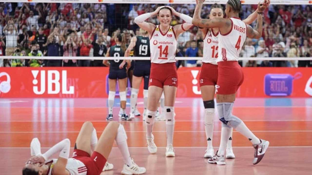 Filenin Sultanlari Avrupayi Tahtindan Etti 3