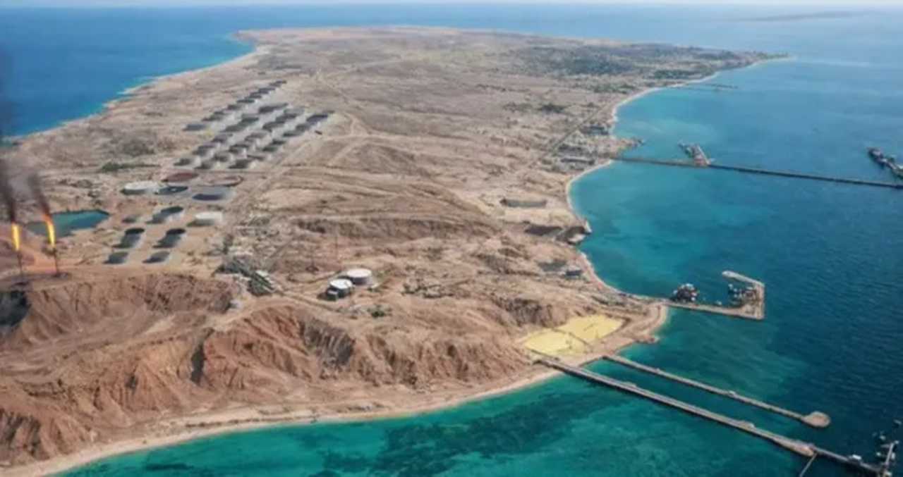 Hark Adası'nda Alarm! Peş Peşe Patlama Sesleri Duyuldu 2 Hark Adasinda Alarm Pes Pese Patlama Sesleri Duyuldu 3
