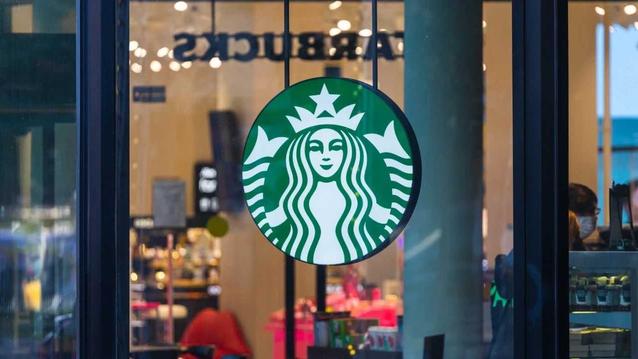 Starbucks’tan Şaşırtan Karar: 250 Mağaza Kapanıyor 6 Starbuckstan Sasirtan Karar 250 Magaza Kapaniyor 7