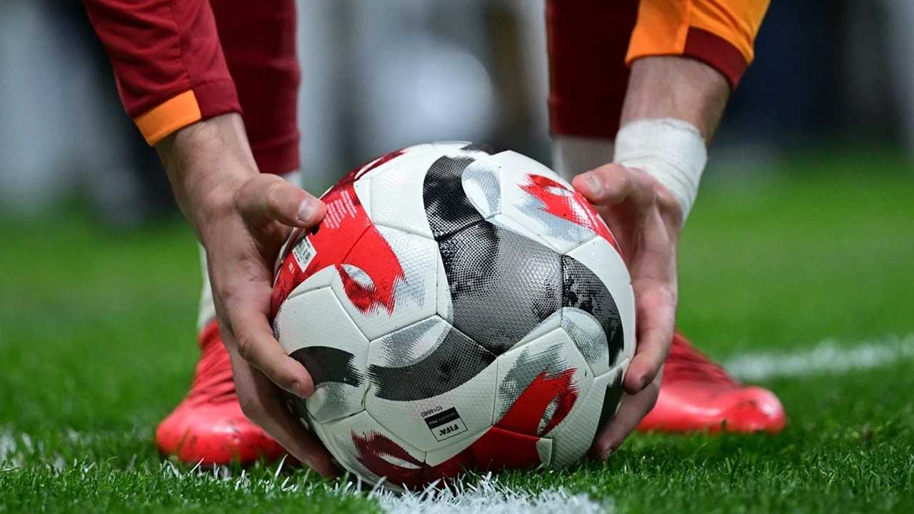 Trabzonspor-Galatasaray Derbisi İçin Geri Sayım Başladı 2 Trabzonspor Galatasaray Derbisi Icin Geri Sayim Basladi 3