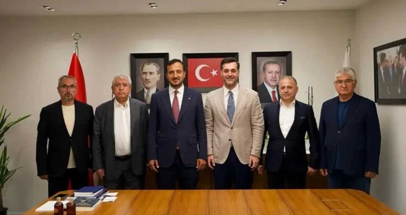 Üsküdar Meclisi’nde CHP’den AK Parti’ye 4 Transfer