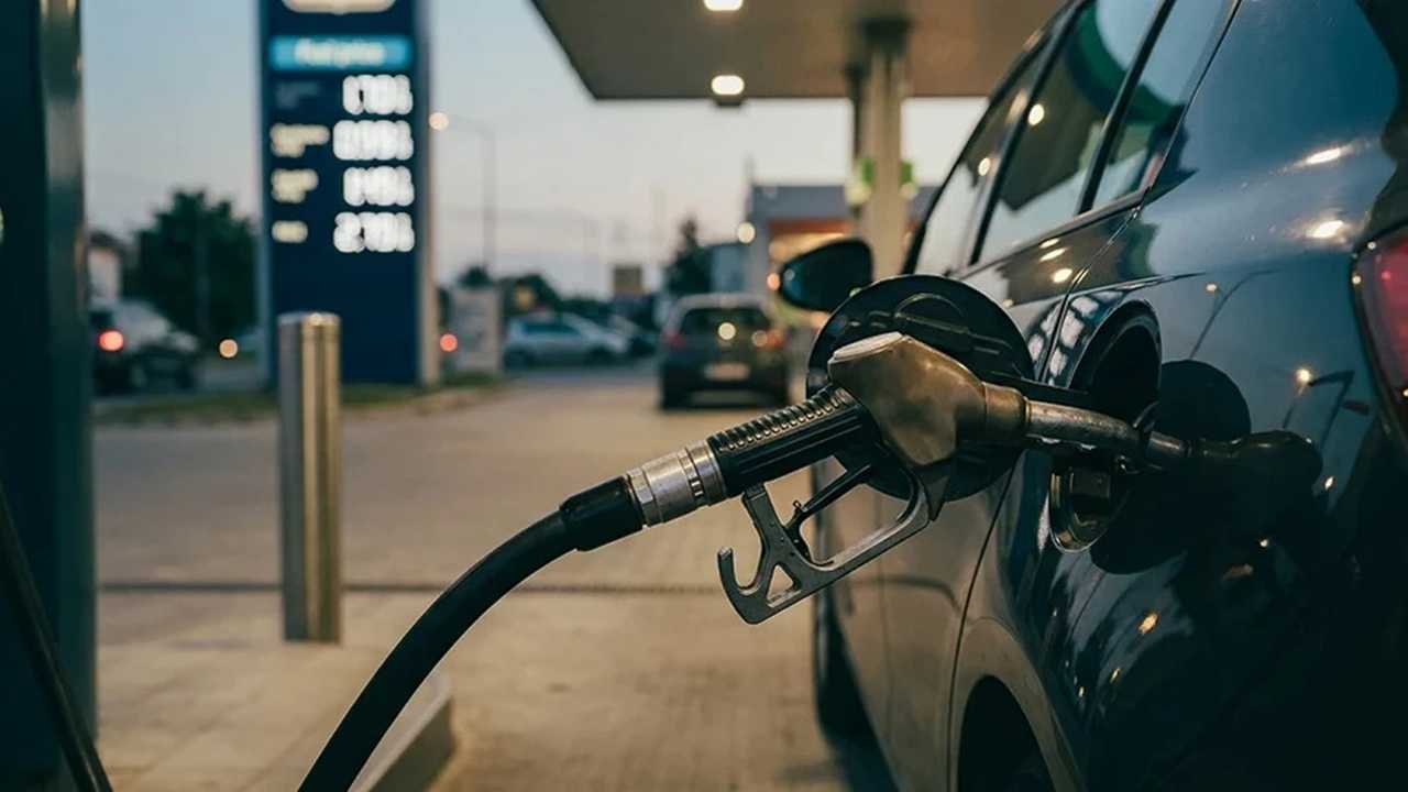 Benzine Dev İndirim Geliyor! Akaryakıt Tabelaları Değişiyor 1 Benzine Dev Indirim Geliyor Akaryakit Tabelalari Degisiyor 2