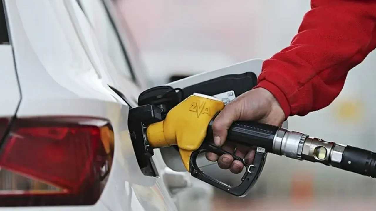 Benzine Dev İndirim Geliyor! Tabelalar Değişiyor 1 Benzine Dev Indirim Geliyor Tabelalar Degisiyor 2