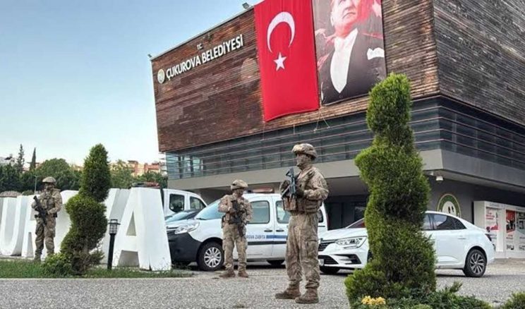 Çukurova Belediyesi’nde Jandarma Operasyonu