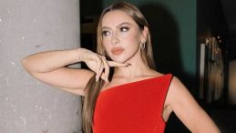 Hadise Paris’i Fena Salladı! Cesur Tarzı Gündem Oldu