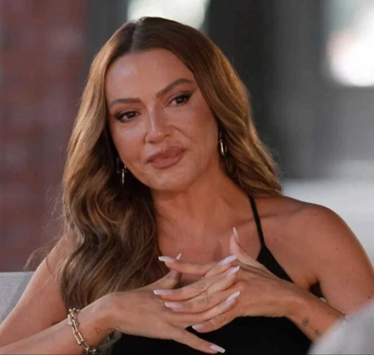 Hadise’den Yürek Burkan İtiraf! Gözyaşlarına Boğuldu 1 Hadiseden Yurek Burkan Itiraf Gozyaslarina Boguldu 2