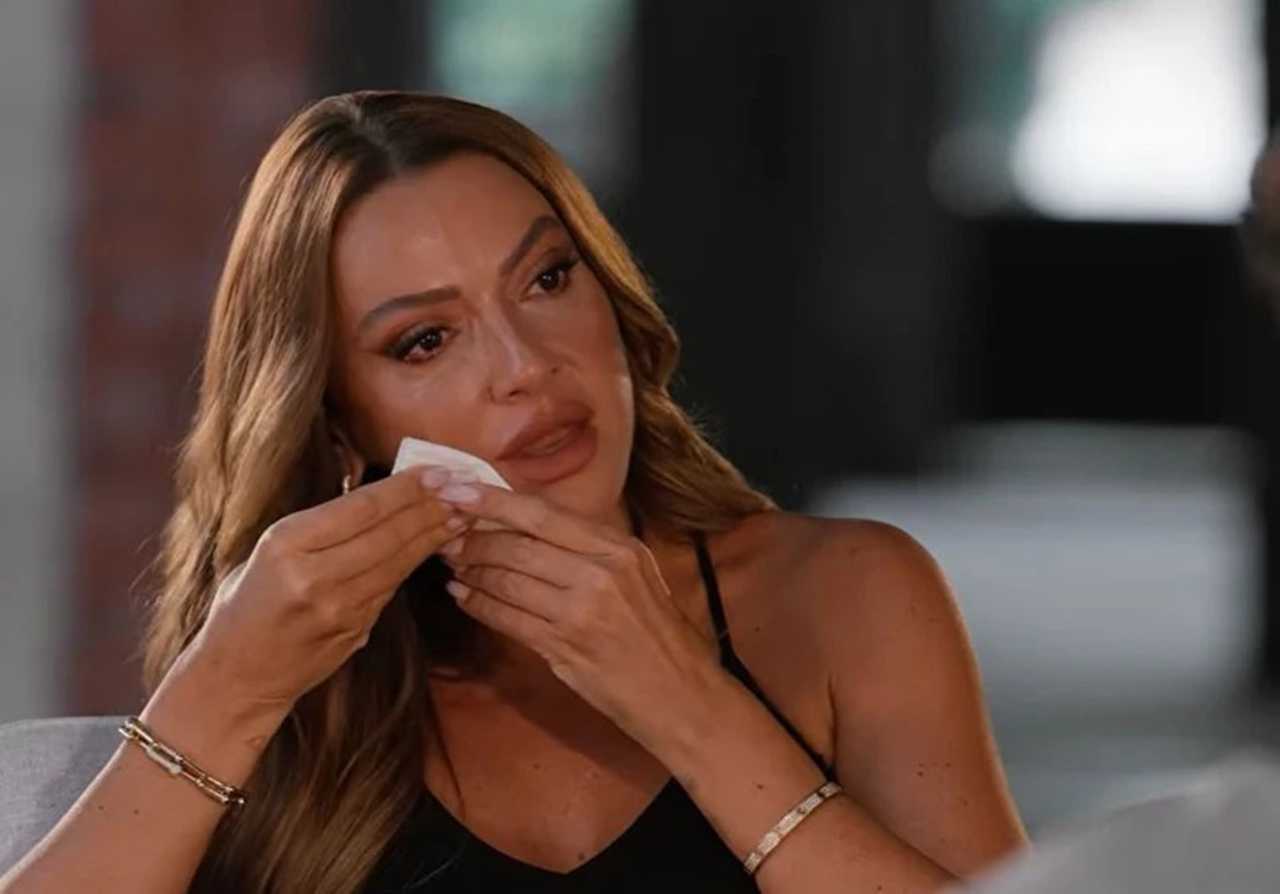 Hadise’den Yürek Burkan İtiraf! Gözyaşlarına Boğuldu 2 Hadiseden Yurek Burkan Itiraf Gozyaslarina Boguldu 3