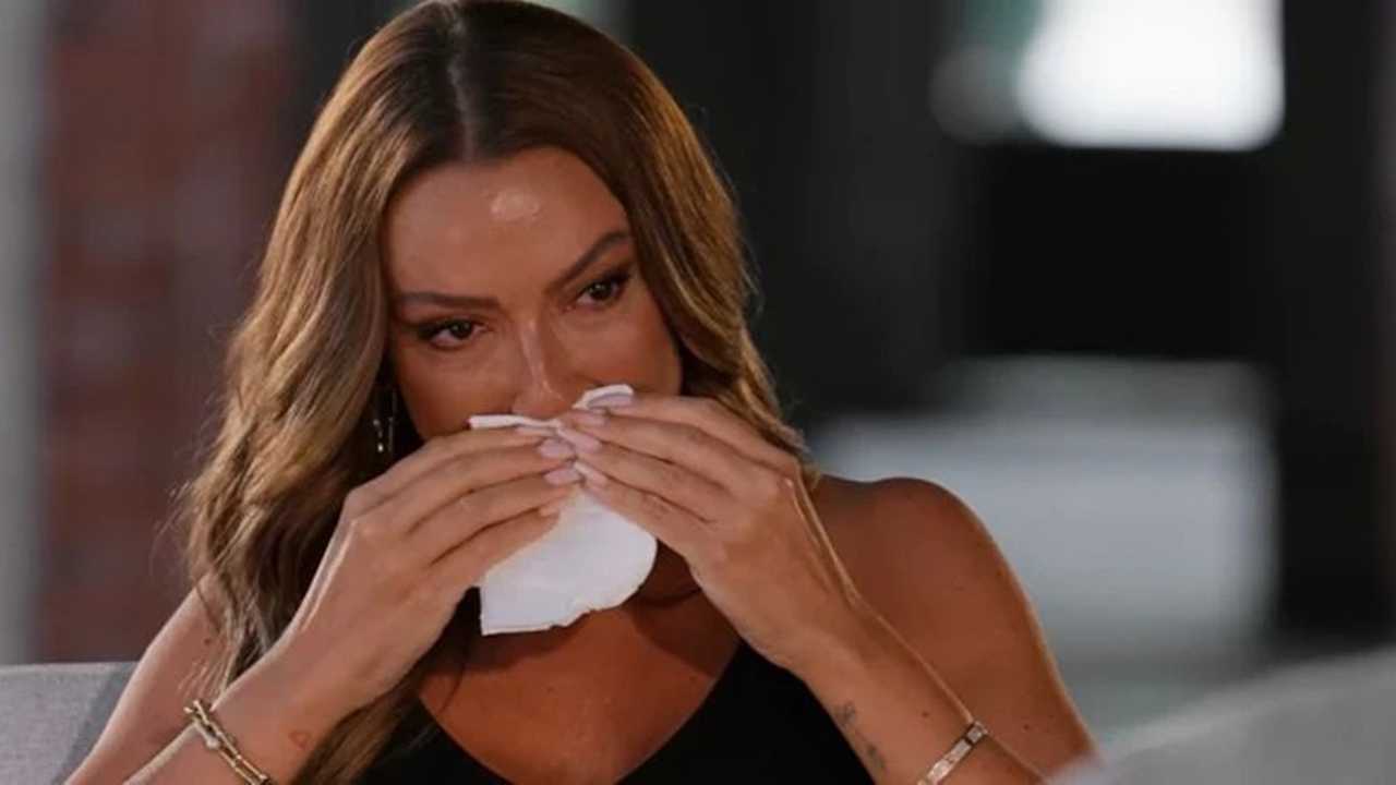 Hadise’den Yürek Burkan İtiraf! Gözyaşlarına Boğuldu 3 Hadiseden Yurek Burkan Itiraf Gozyaslarina Boguldu 4