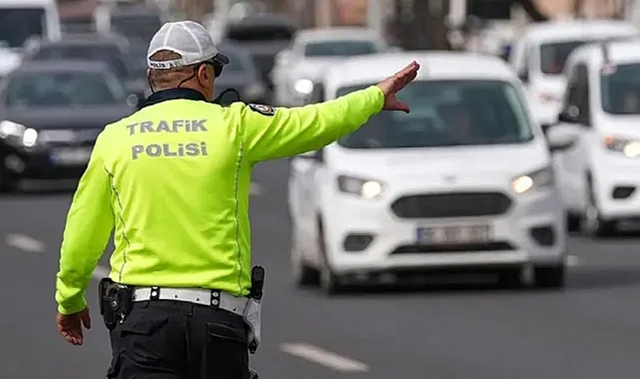 Istanbulda 29 Ekim Alarmi Cok Sayida Yol Trafige Kapatildi 4