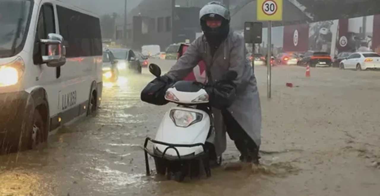 İstanbul’da Sel Alarmı: Asıl Tehlike Kapıda 1 Istanbulda Sel Alarmi Asil Tehlike Kapida 2